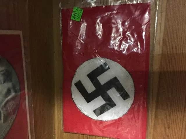 Co kryło się za opaską Hitlera? Symbol, który odmienił Niemców