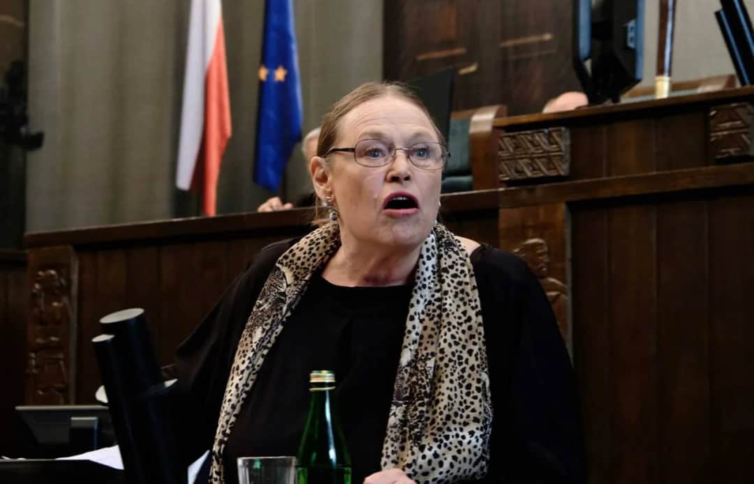 Romans Władysława Skiby w filmie Polityka - sceny, które zszokowały widzów