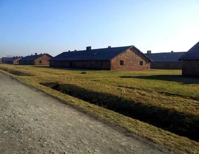 Gdzie kupić bilety do Auschwitz? Sprawdź, by nie przegapić miejsca