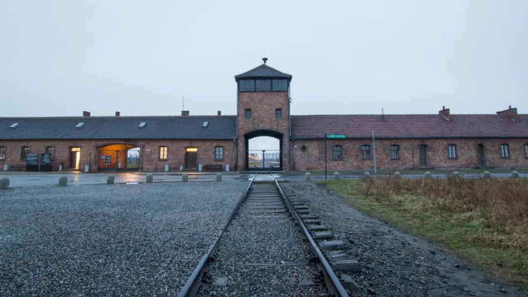 Dlaczego Auschwitz-Birkenau jest na liście UNESCO? Znaczenie i kryteria